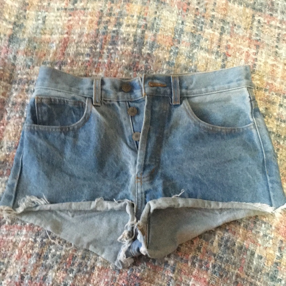 Cute brandy Melville high waist jean shorts